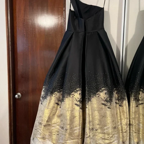 Terani Couture Black and Gold Pleated Tiered Dress - Picture 4 of 16